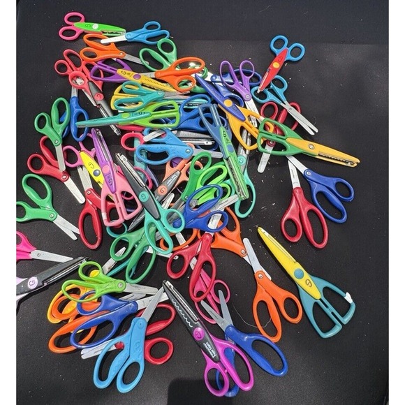 Huge Lot Of Paper Edgers Decorative Edge & Kids Scissors Teacher Classroom - Picture 4 of 9
